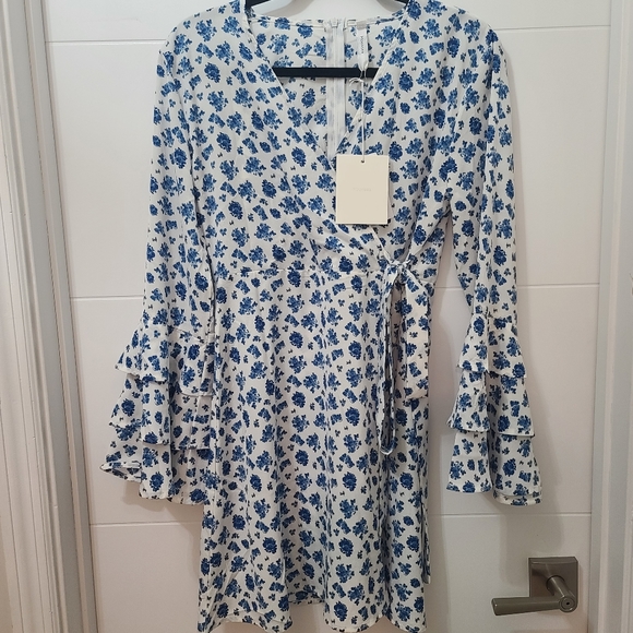 Moonsea Floral Bell Sleeve Mini Dress Sz  M - Picture 2 of 9